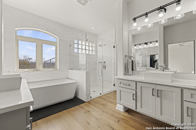 Image 21 of 62 For 256 Persimmon Point