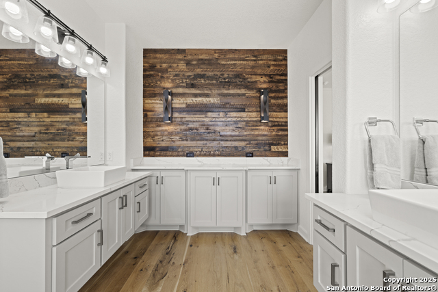 Image 22 of 62 For 256 Persimmon Point