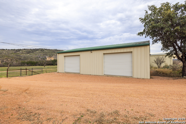 Image 31 of 62 For 256 Persimmon Point