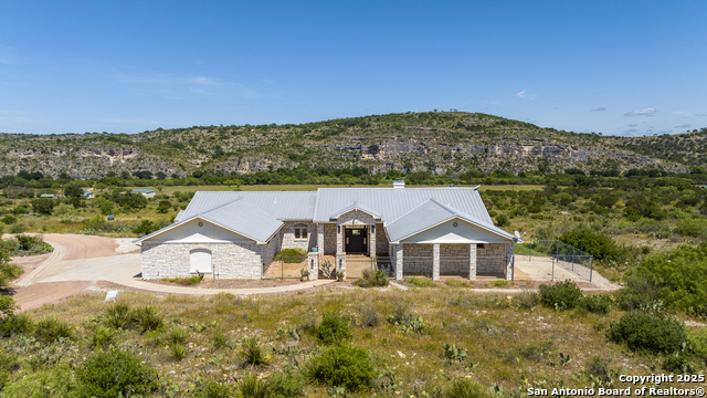 Image 4 of 62 For 256 Persimmon Point