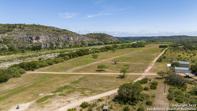 Image 7 of 62 For 256 Persimmon Point