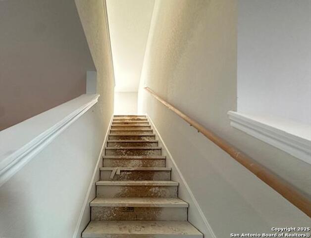 Listing photo id 11 for 13742 Birch Crossing