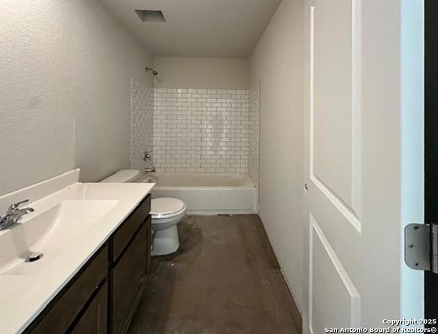 Listing photo id 13 for 13742 Birch Crossing
