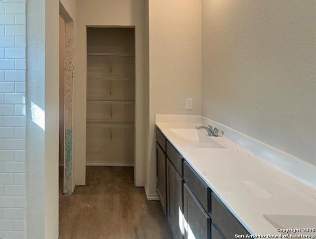 Listing photo id 17 for 13742 Birch Crossing