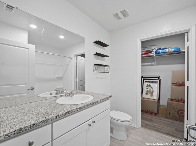 Image 18 of 30 For 603 Vermilion