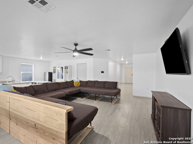 Image 6 of 30 For 603 Vermilion