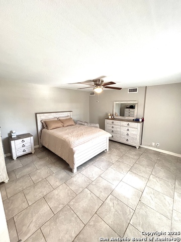 Image 15 of 16 For 1504 Bowie Street E