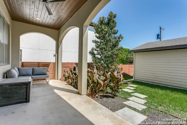 Image 22 of 25 For 432 Olmos E