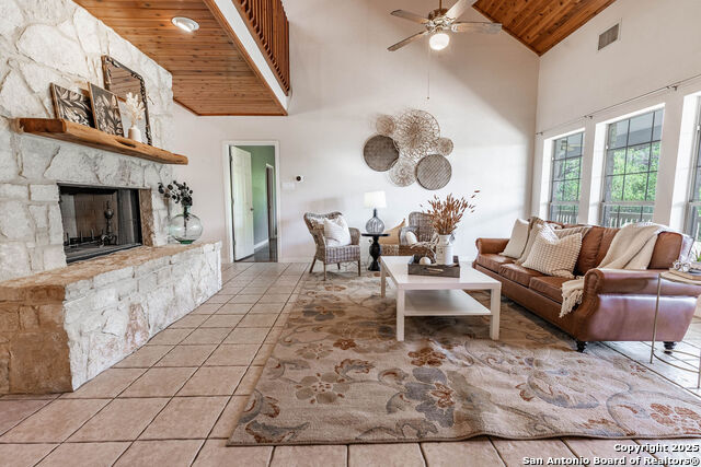 Image 4 of 46 For 6355 Derby Way