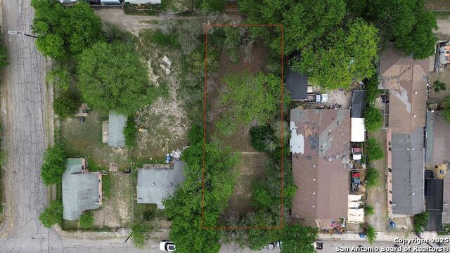 Image 3 of 15 For 833 Gladstone