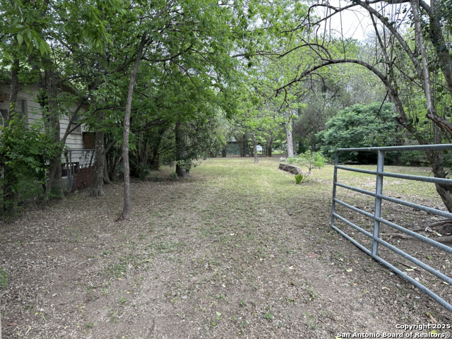 Image 5 of 15 For 833 Gladstone