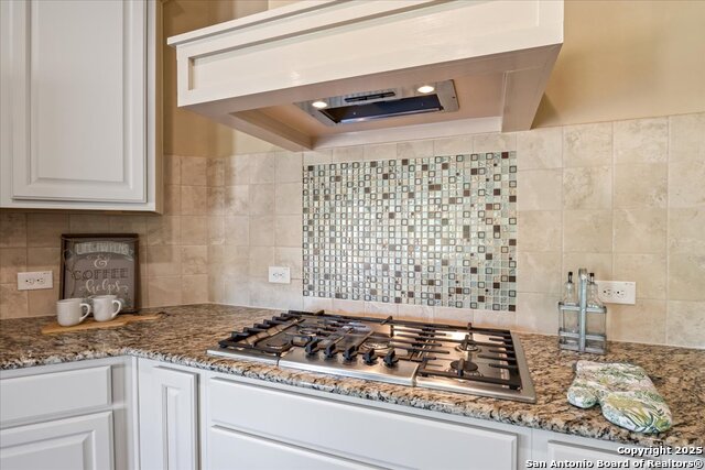 Listing photo id 11 for 3903 Brazos Bend