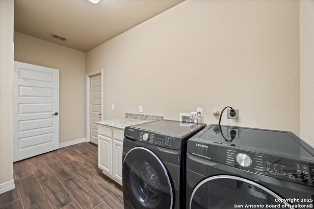 Listing photo id 23 for 3903 Brazos Bend