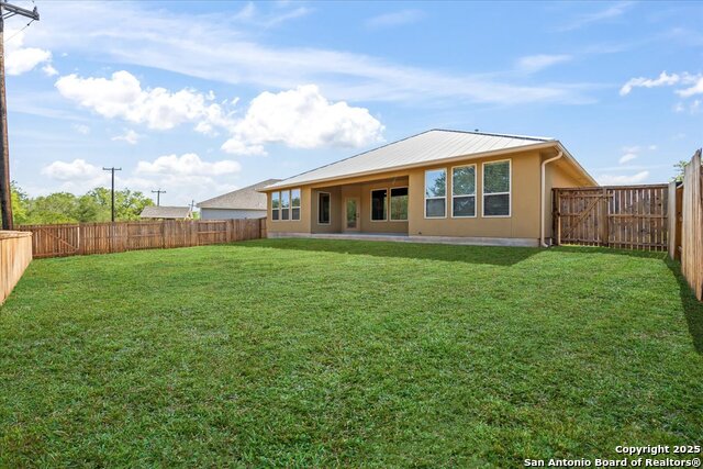 Listing photo id 32 for 3903 Brazos Bend