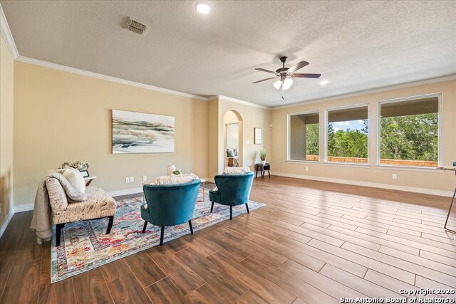 Listing photo id 2 for 3903 Brazos Bend