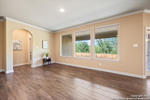 Listing photo id 5 for 3903 Brazos Bend