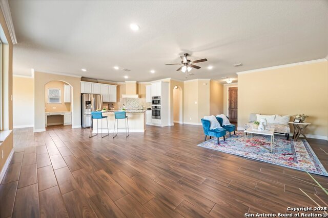 Listing photo id 6 for 3903 Brazos Bend