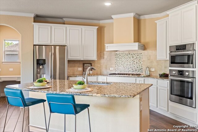 Listing photo id 7 for 3903 Brazos Bend