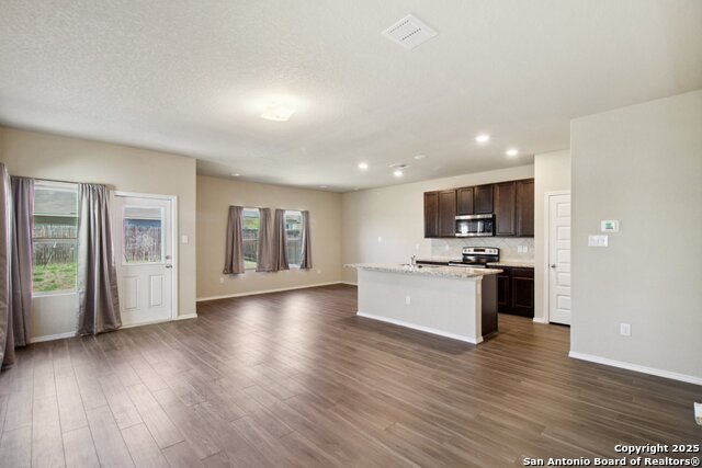 Listing photo id 2 for 2455 Pink Pearl