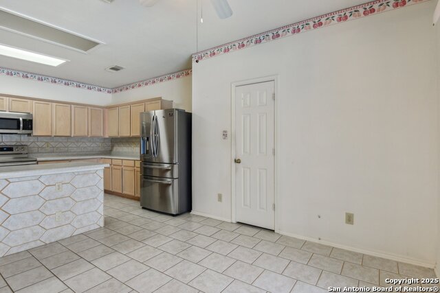 Listing photo id 12 for 1532 Jasmine