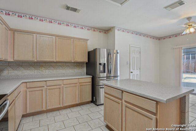Listing photo id 14 for 1532 Jasmine