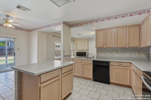 Listing photo id 17 for 1532 Jasmine