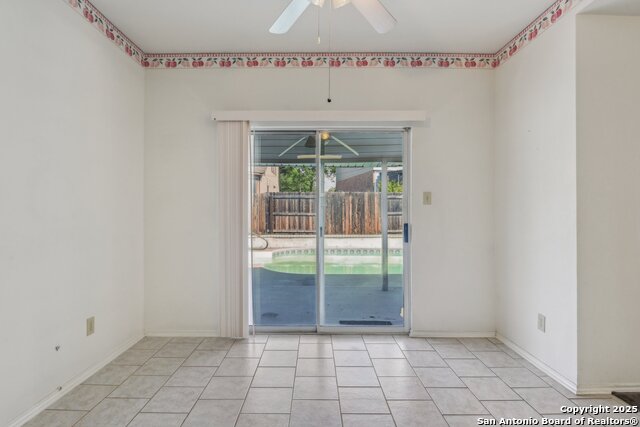 Listing photo id 20 for 1532 Jasmine