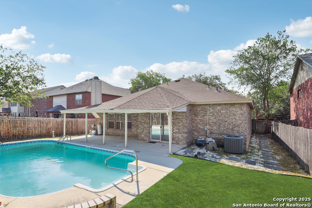 Listing photo id 38 for 1532 Jasmine