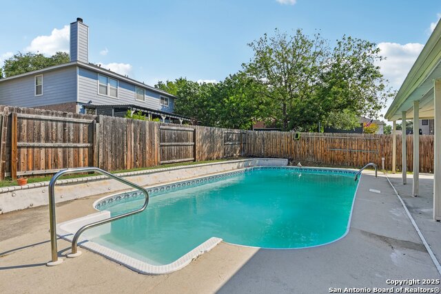 Listing photo id 40 for 1532 Jasmine