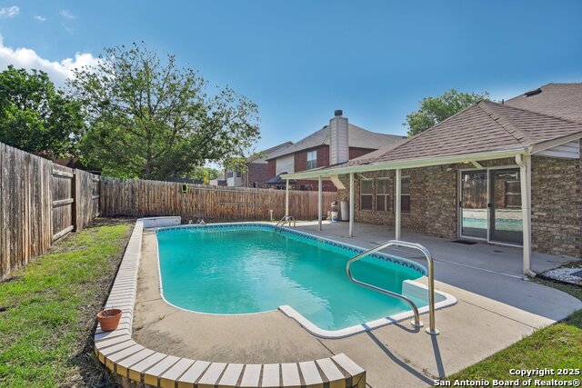 Listing photo id 41 for 1532 Jasmine