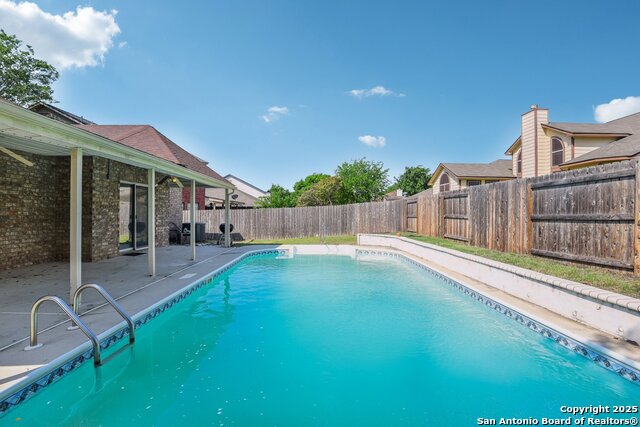 Listing photo id 42 for 1532 Jasmine