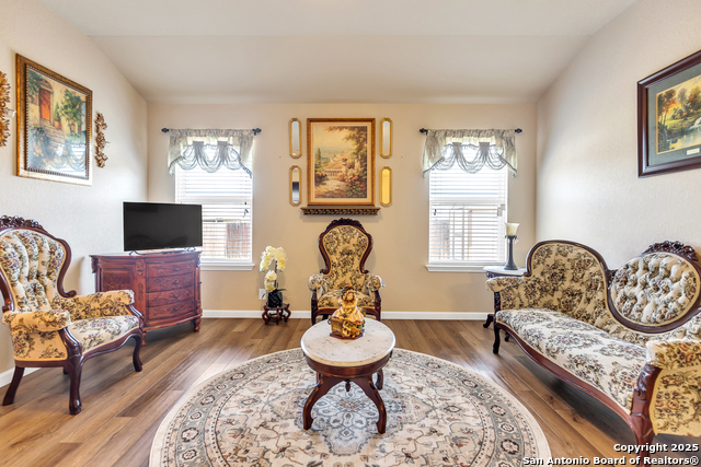 Image 15 of 25 For 8926 Double Oak