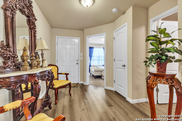 Image 4 of 25 For 8926 Double Oak