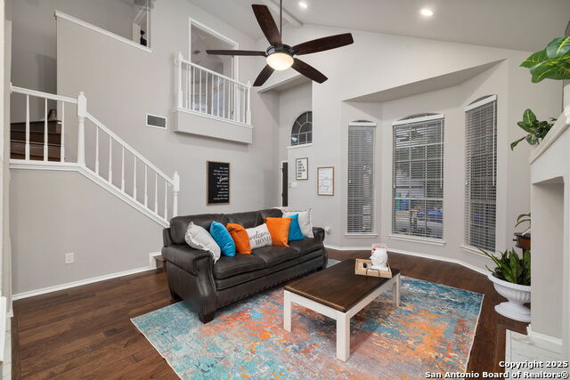 Listing photo id 4 for 7507 Silent Cloud