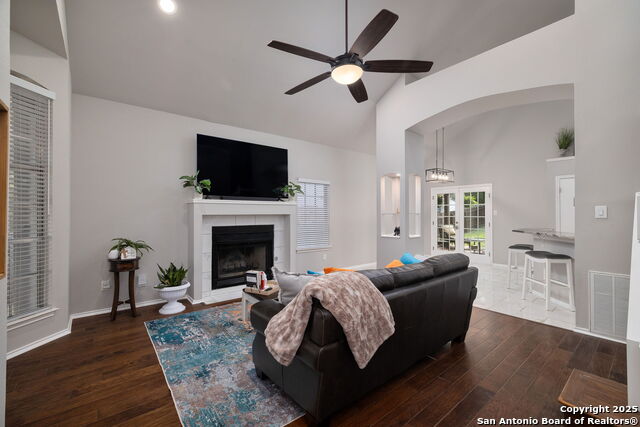 Listing photo id 6 for 7507 Silent Cloud