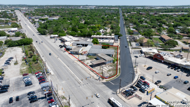 Listing photo id 1 for 2122-2130 Austin Highway