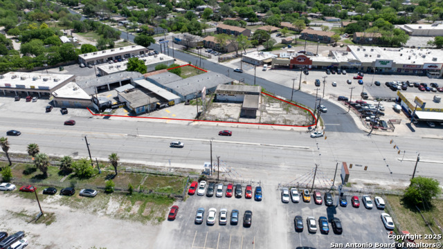 Listing photo id 2 for 2122-2130 Austin Highway