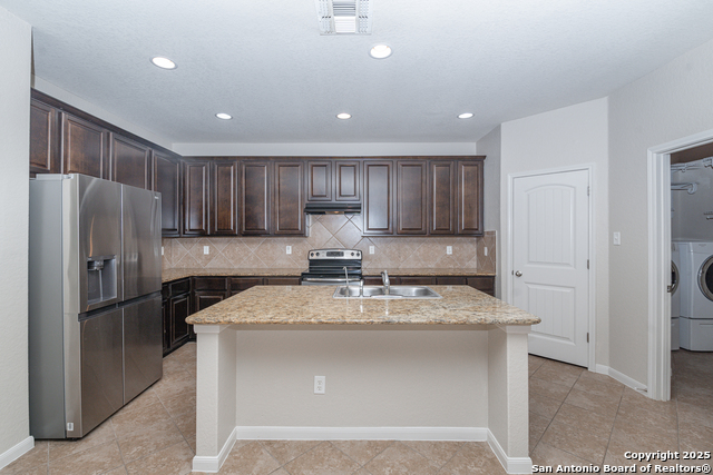 Image 13 of 40 For 253 Flushing