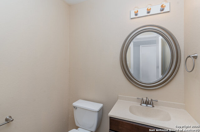 Listing photo id 9 for 649 San Augustine Blvd