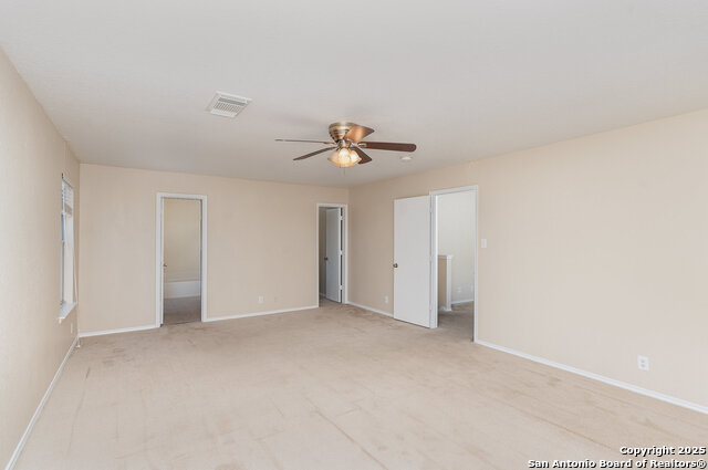 Listing photo id 12 for 649 San Augustine Blvd