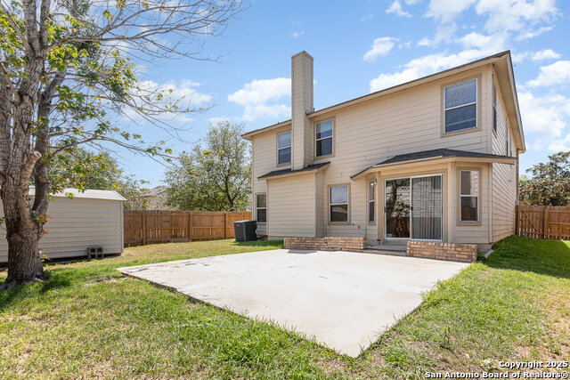 Listing photo id 20 for 649 San Augustine Blvd