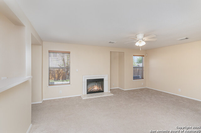 Listing photo id 3 for 649 San Augustine Blvd