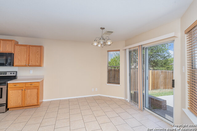 Listing photo id 7 for 649 San Augustine Blvd