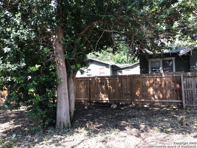 Image 6 of 9 For 516 Mulberry Ave E