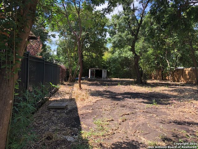 Image 8 of 9 For 516 Mulberry Ave E