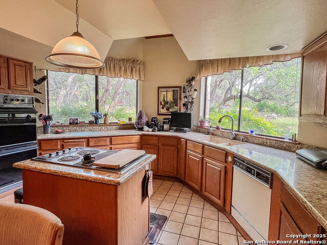 Listing photo id 3 for 25229 Bormann