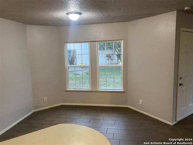 Image 6 of 18 For 2621 Corian Glen