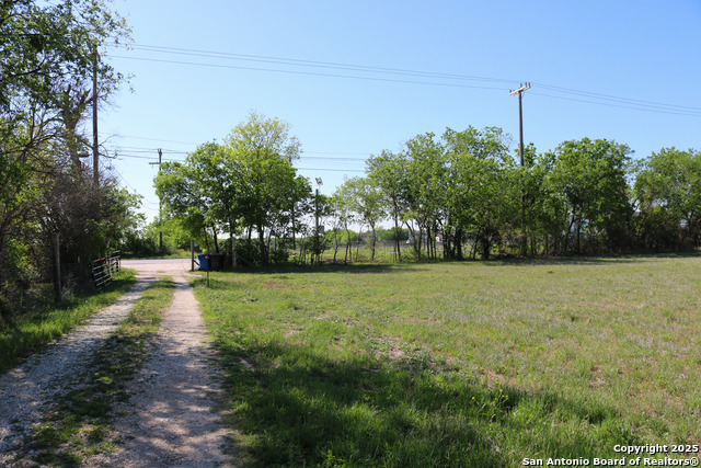 Listing photo id 8 for 17245 Nacogdoches