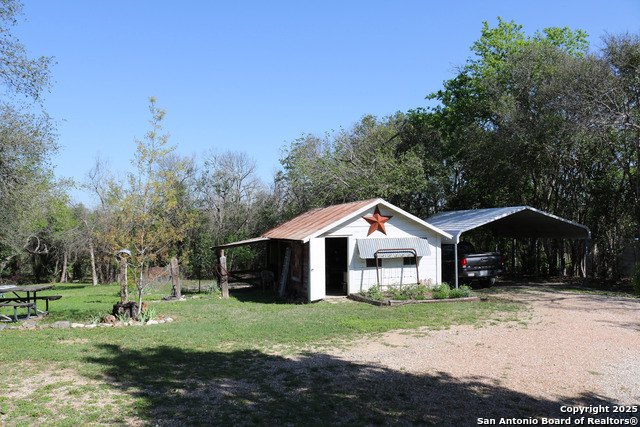 Listing photo id 5 for 17245 Nacogdoches