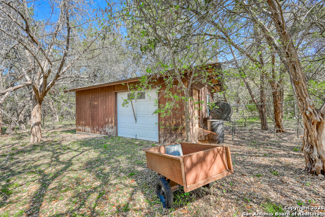 Image 33 of 34 For 21440 Fm 306